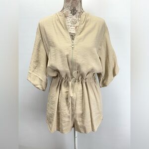 PAPERLLL Tan Women's Zip front puff sleeve romper size S